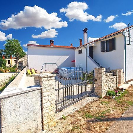 House Sandra 1430 Peresiji Exterior photo